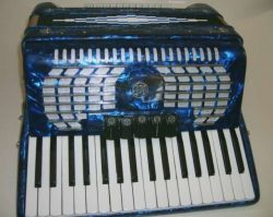 Rossetti Piano Accordion 60 Bass 34 Keys 5 Switches with Case & Straps (blue)